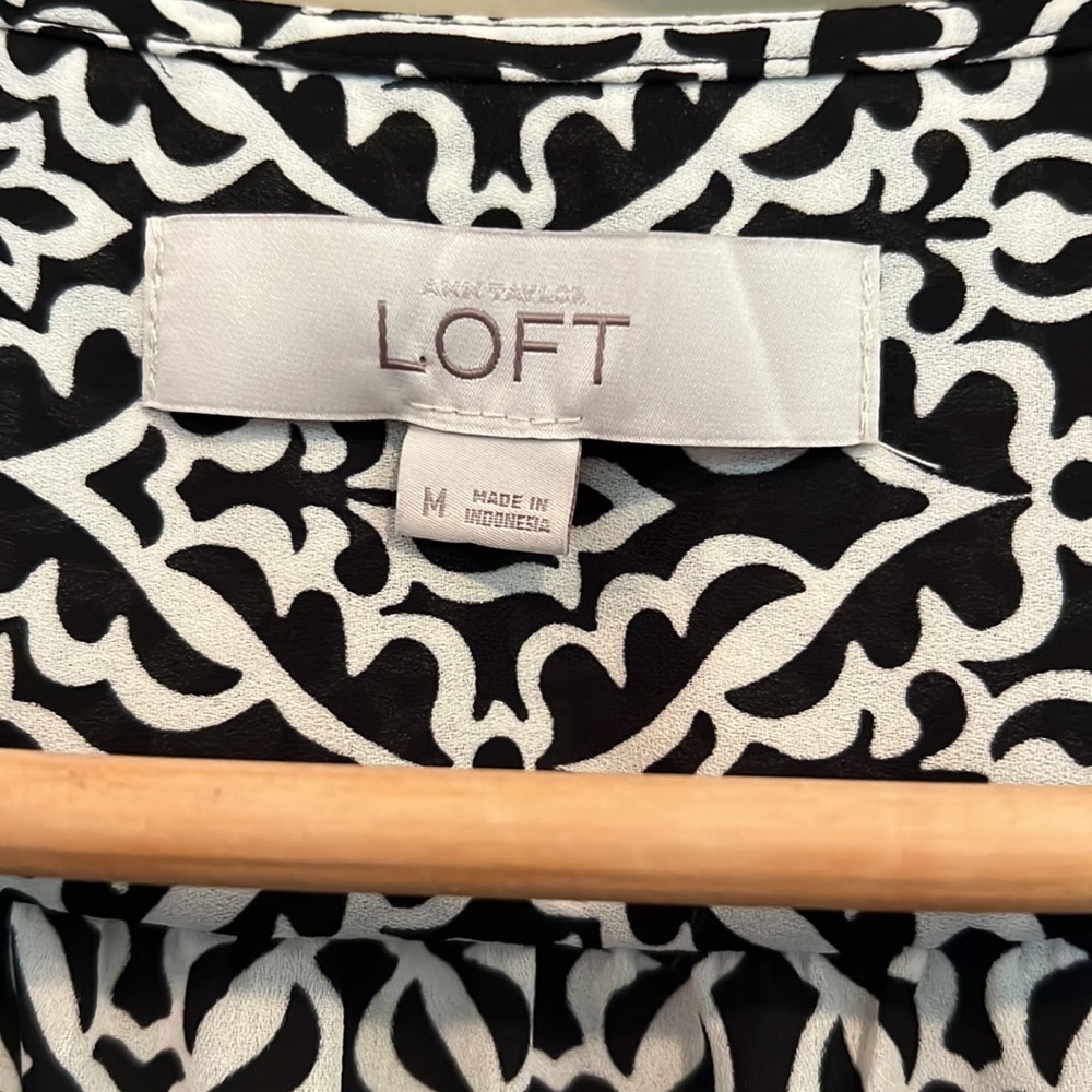Loft Sleeveless Subtle Ruffle Front Button Up Blo… - image 7